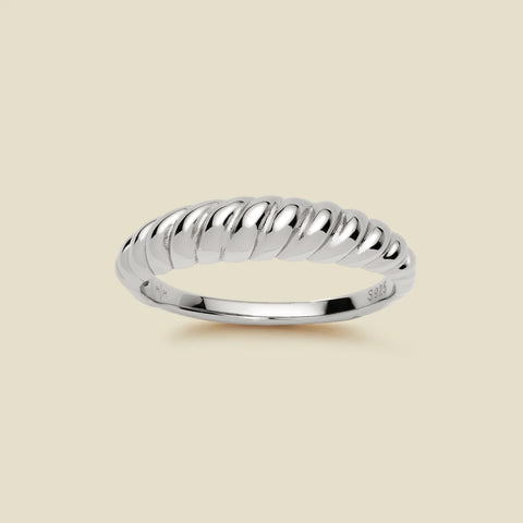 Gloss Croissant Ring | Final Sale